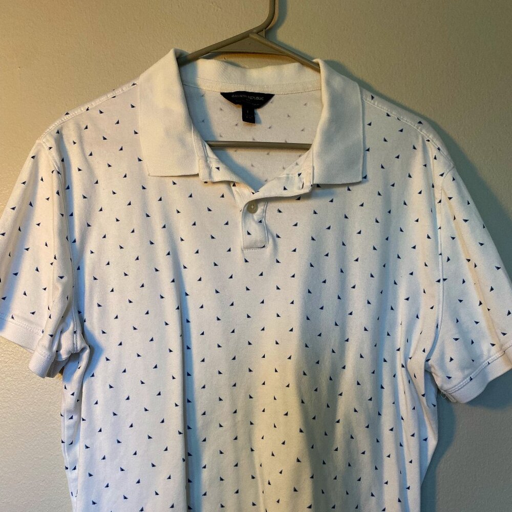 Banana Republic Blue Triangle Large T-shirt